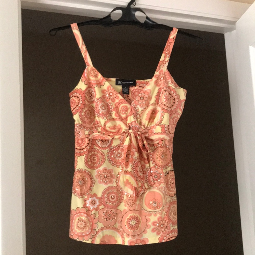 Yellow with peach flowersfew gold emblems missing